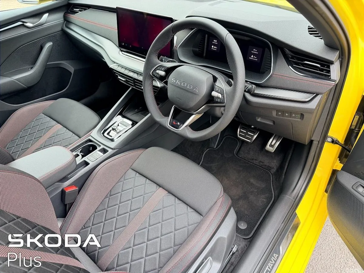 Skoda Octavia Saloon, Petrol, 2026, Yellow