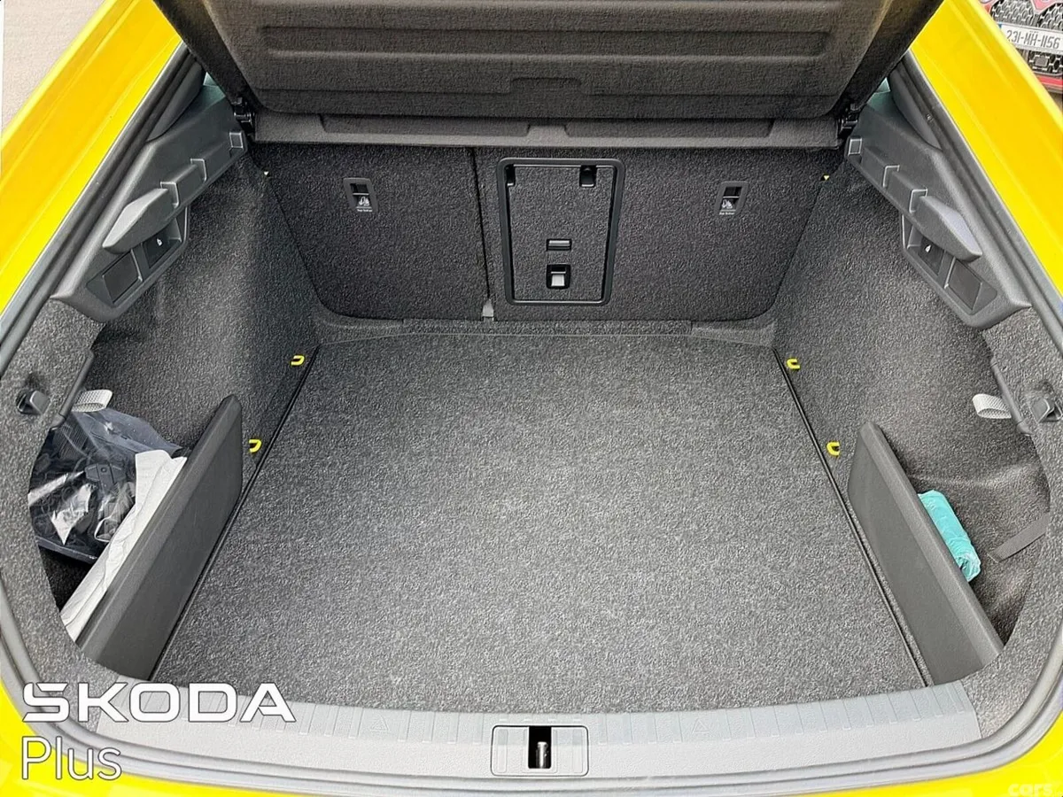 Skoda Octavia Saloon, Petrol, 2026, Yellow