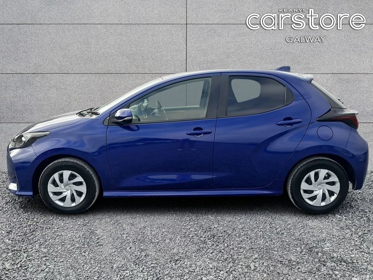 Toyota Yaris Hatchback, Petrol Hybrid, 2022, Blue