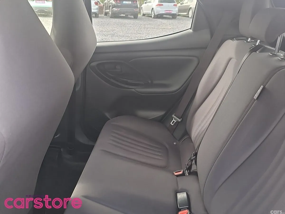 Toyota Yaris Hatchback, Petrol Hybrid, 2022, Blue