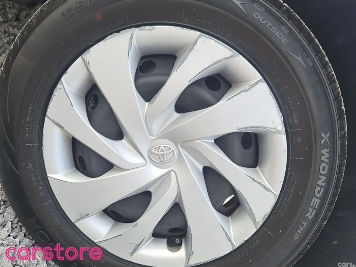 Toyota Yaris Hatchback, Petrol Hybrid, 2022, Blue