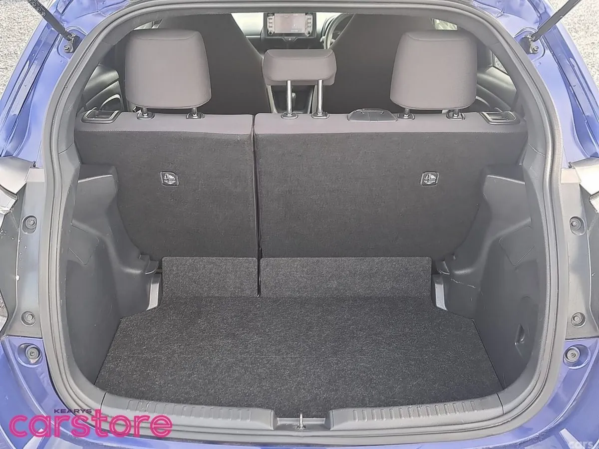 Toyota Yaris Hatchback, Petrol Hybrid, 2022, Blue