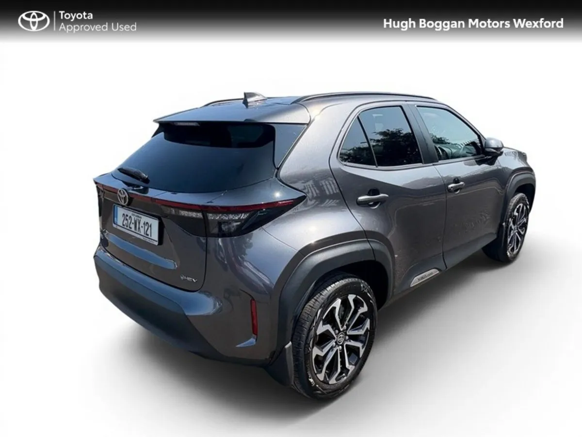 Toyota Yaris Cross Hatchback, Petrol Hybrid, 2025, Grey