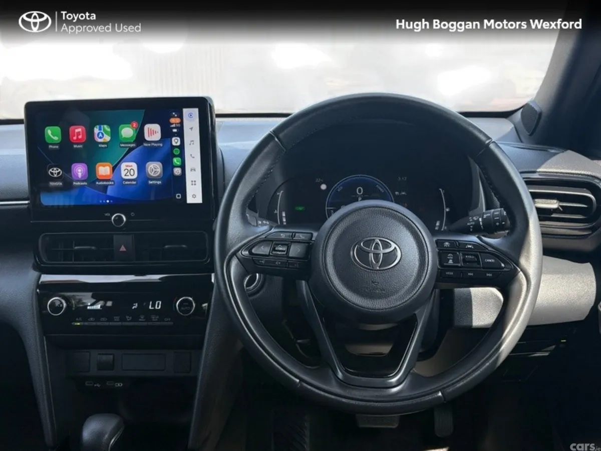 Toyota Yaris Cross Hatchback, Petrol Hybrid, 2025, Grey