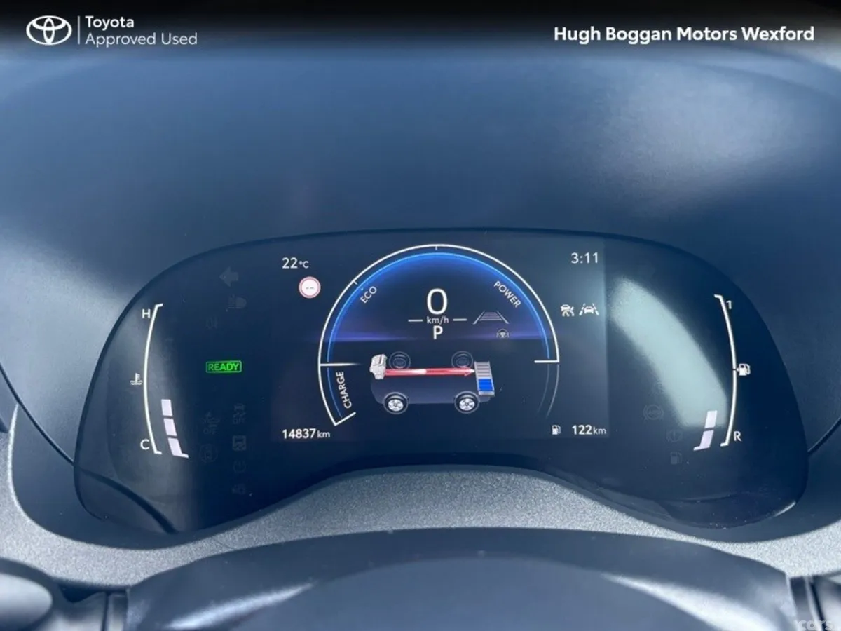 Toyota Yaris Cross Hatchback, Petrol Hybrid, 2025, Grey