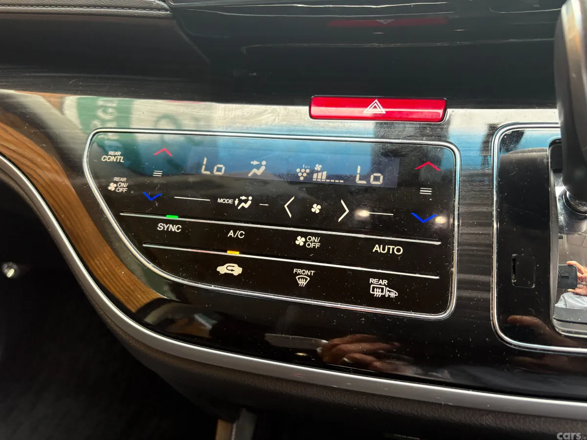 Honda Odyssey MPV, Petrol Hybrid, 2019, White