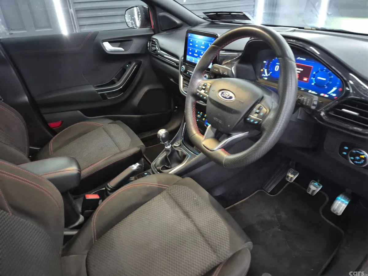 Ford Puma MPV, Petrol Hybrid, 2021, Red