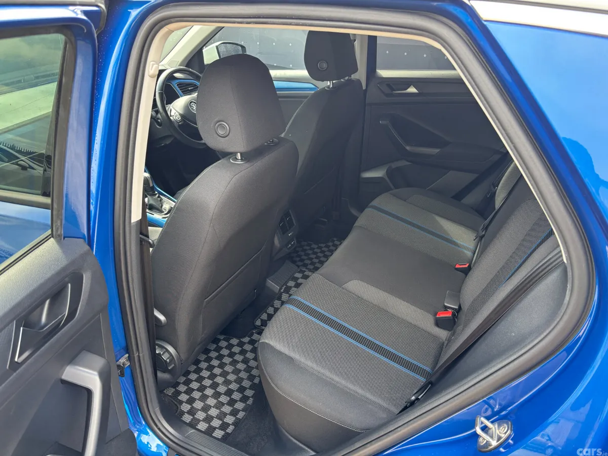 Volkswagen T-Roc Estate, Diesel, 2021, Blue