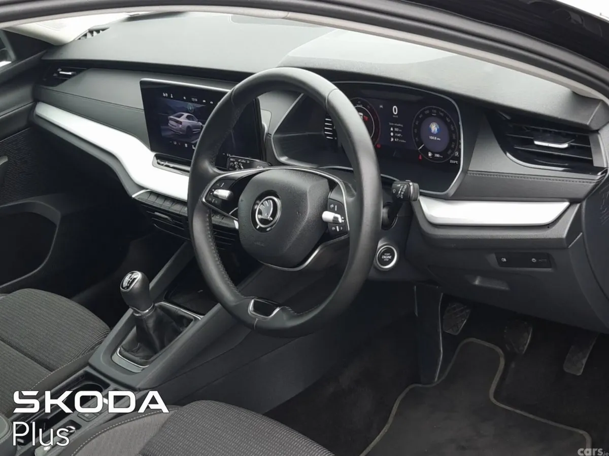 Skoda Octavia Saloon, Diesel, 2024, Black
