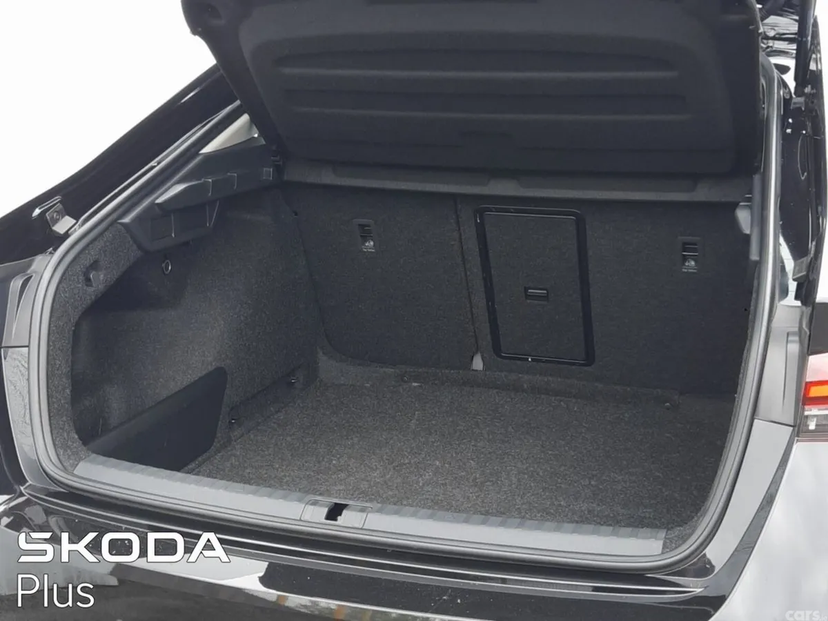 Skoda Octavia Saloon, Diesel, 2024, Black