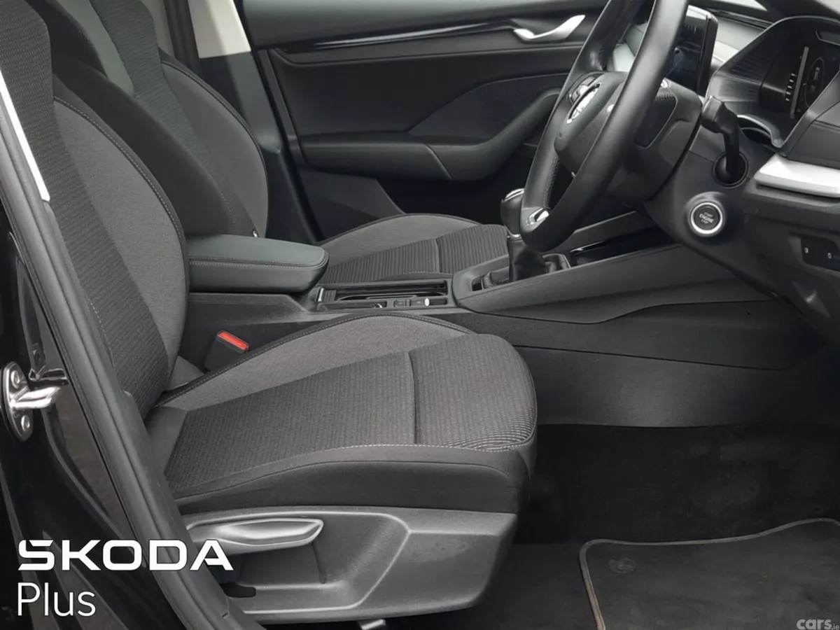 Skoda Octavia Saloon, Diesel, 2024, Black