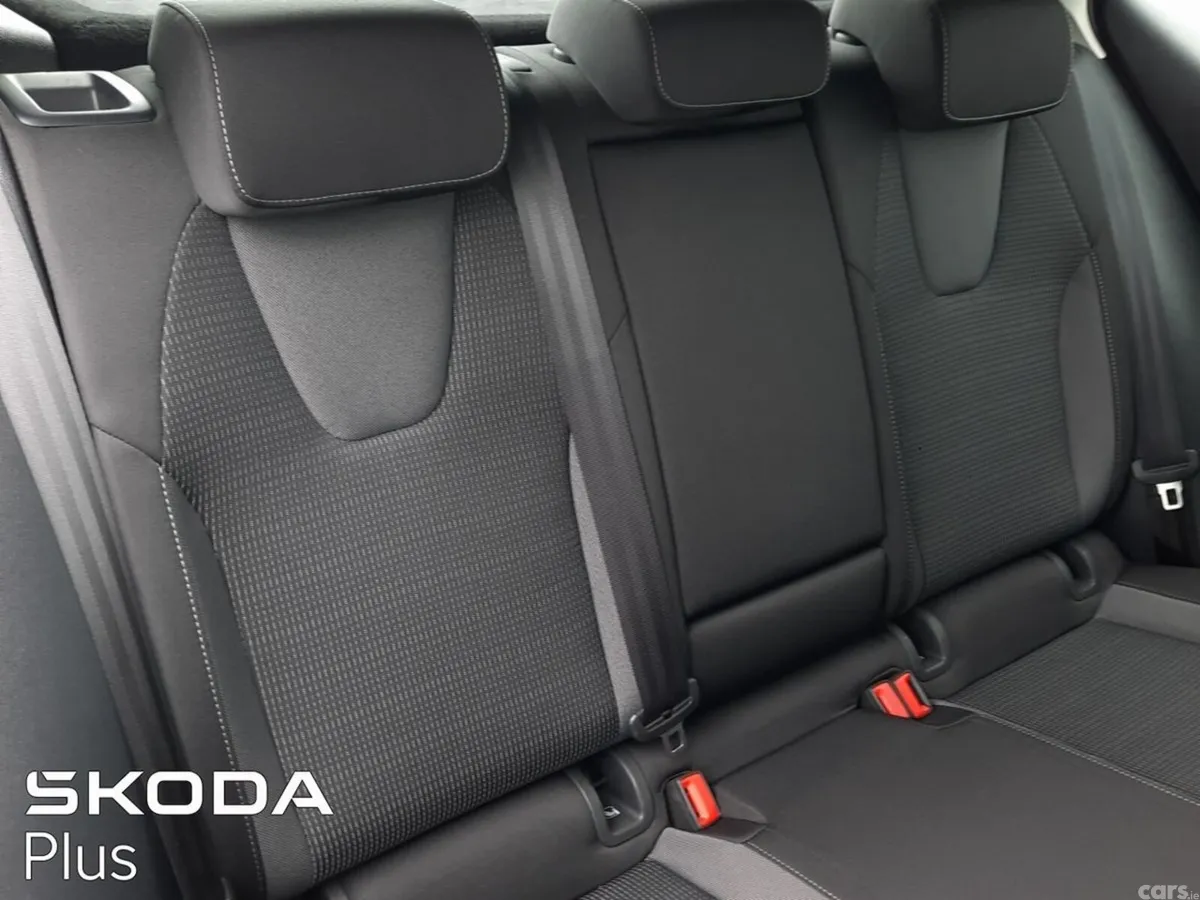 Skoda Octavia Saloon, Diesel, 2024, Black