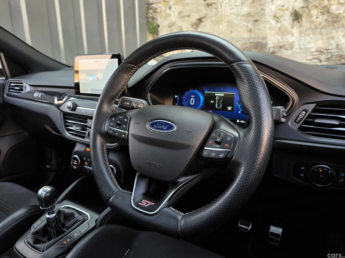 Ford Focus Hatchback, Diesel, 2022, White