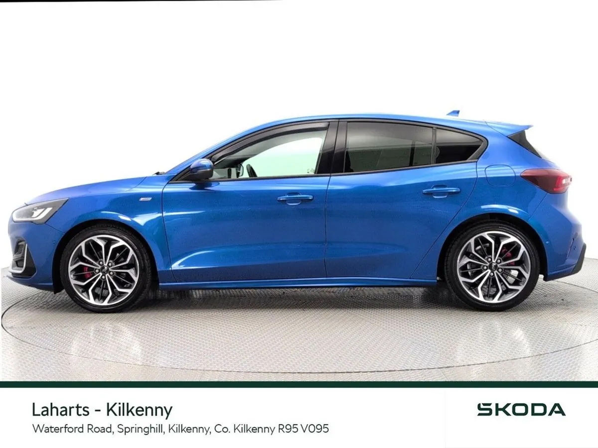 Ford Focus Hatchback, Diesel, 2022, Blue