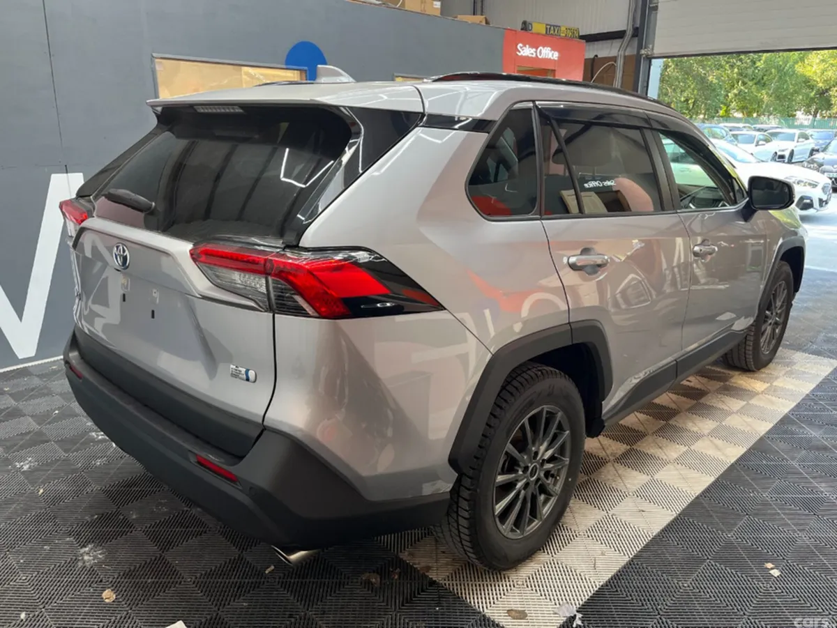 Toyota RAV4 SUV, Petrol Hybrid, 2023, Silver