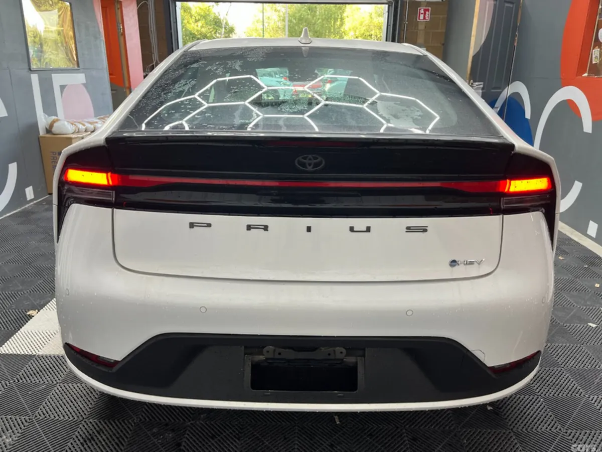 Toyota Prius Estate, Petrol, 2025, White