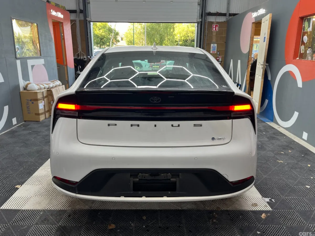 Toyota Prius Estate, Petrol, 2025, White