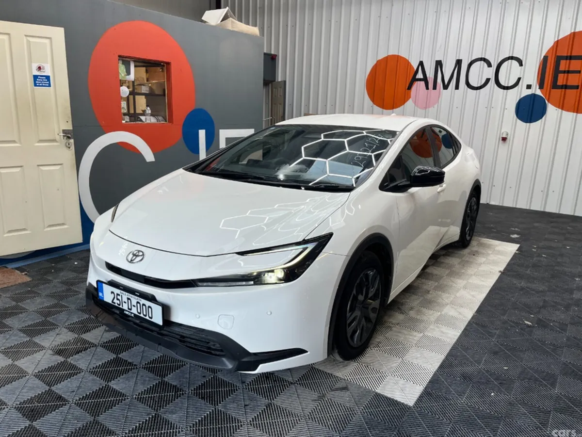 Toyota Prius Estate, Petrol, 2025, White