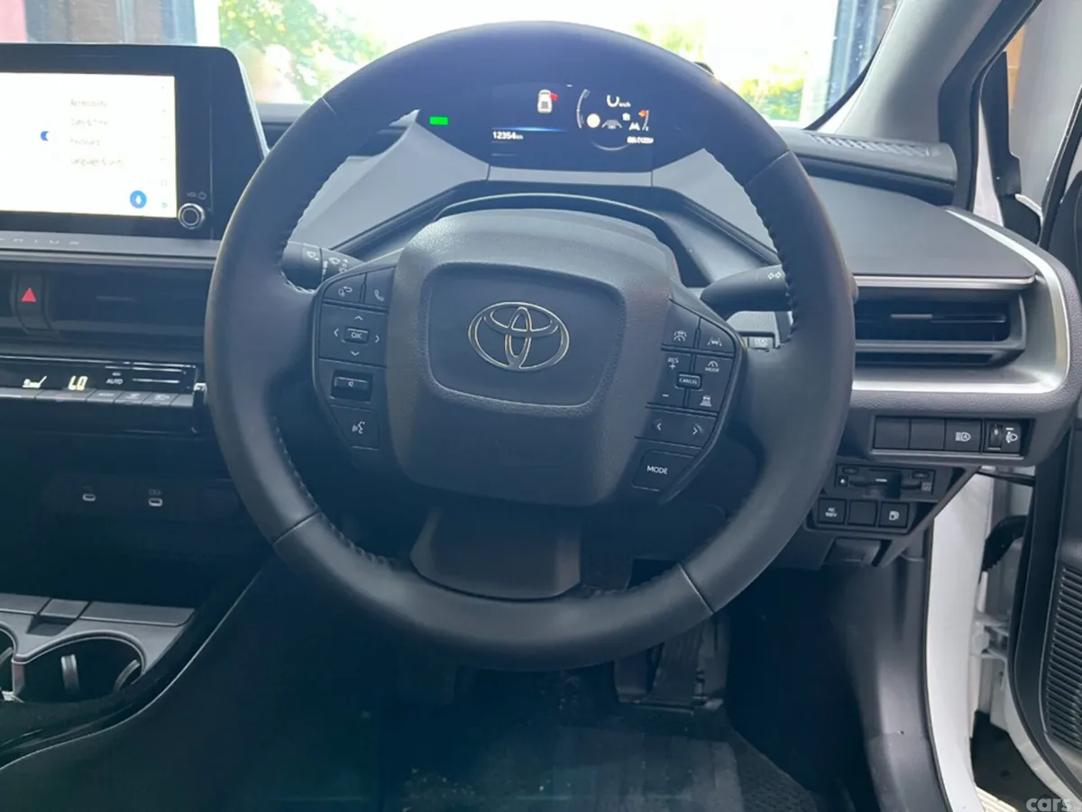 Toyota Prius Estate, Petrol, 2025, White