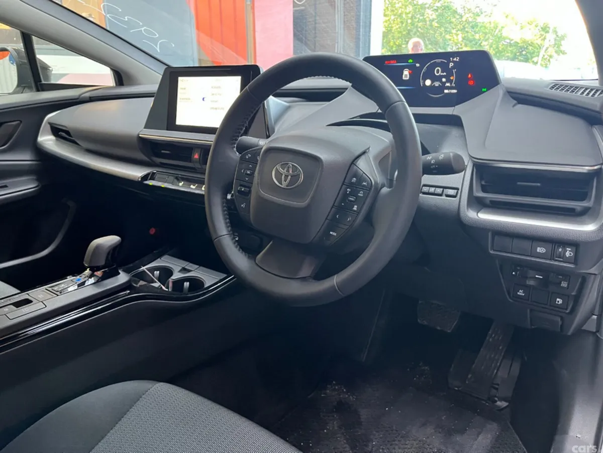 Toyota Prius Estate, Petrol, 2025, White