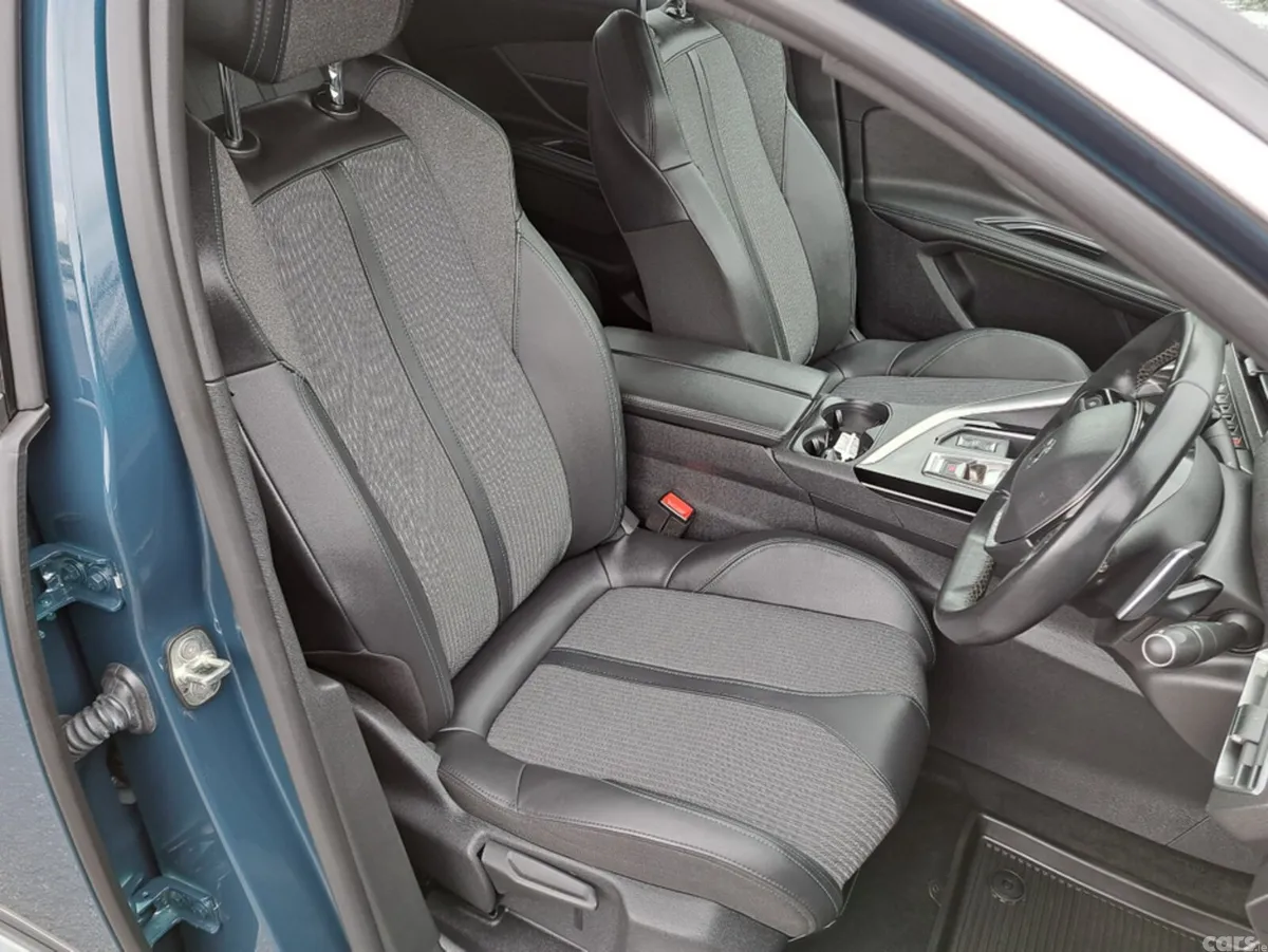 Peugeot 3008 SUV, Diesel, 2023, Blue