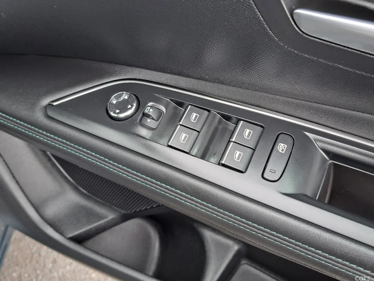 Peugeot 3008 SUV, Diesel, 2023, Blue