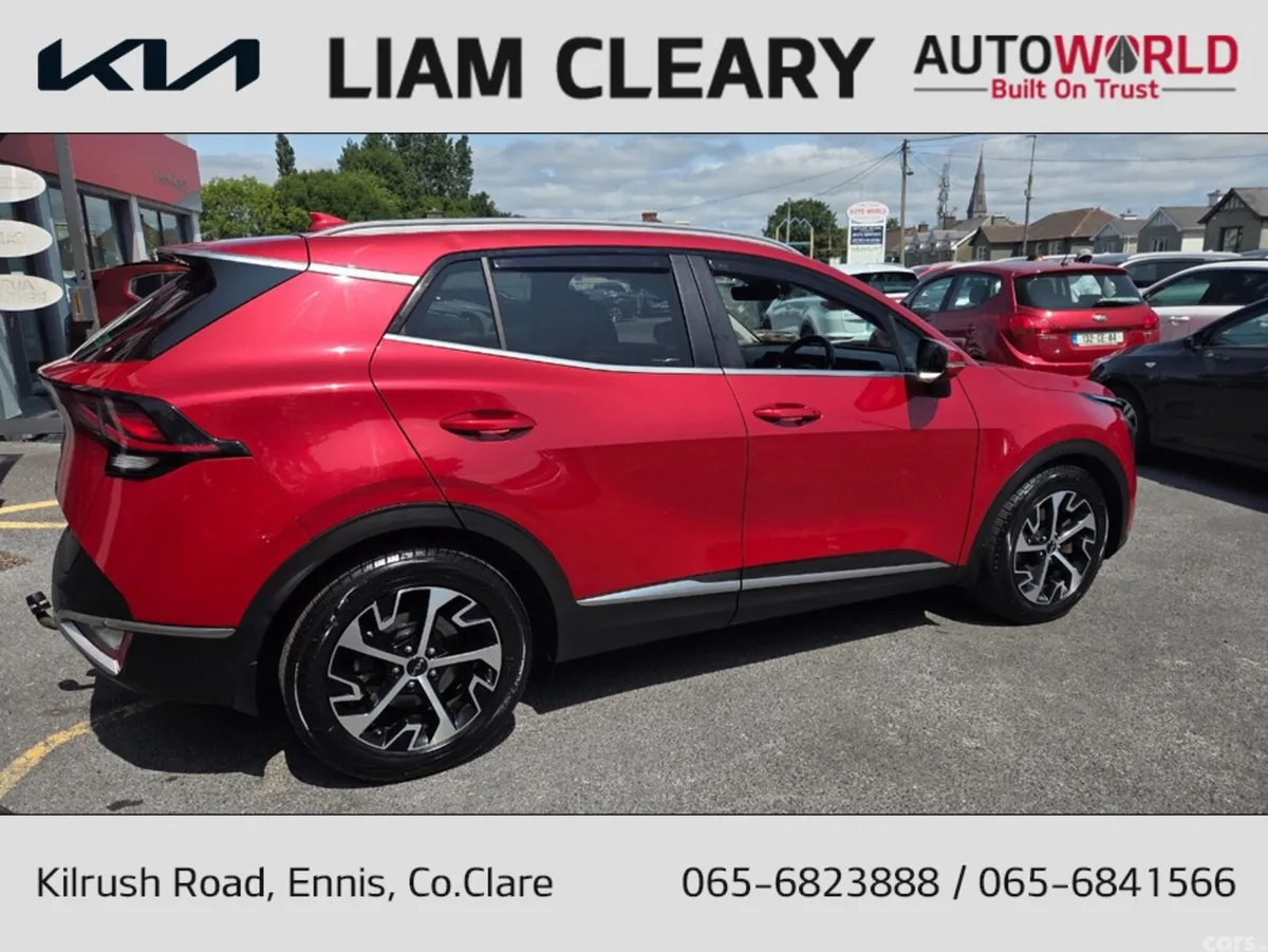 Kia Sportage MPV, Diesel, 2022, Red