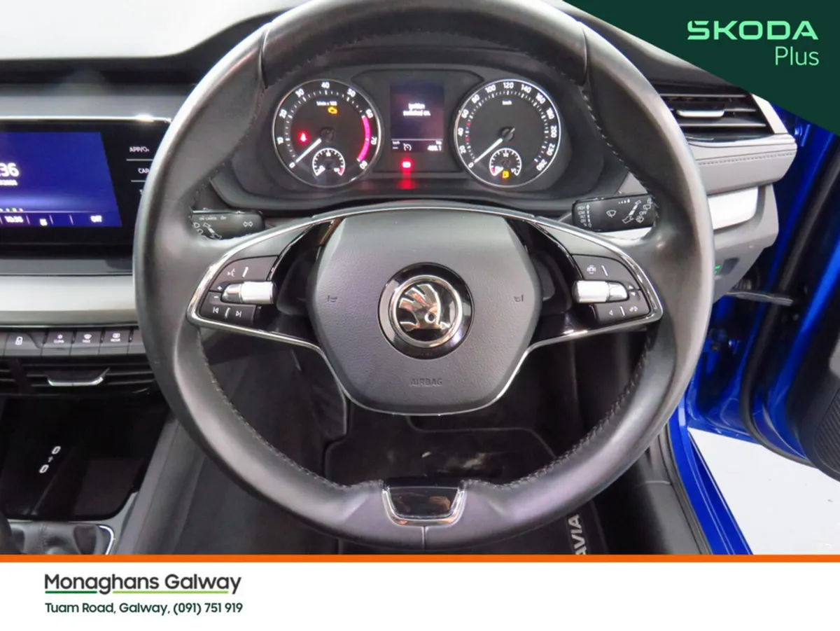 Skoda Octavia Hatchback, Petrol, 2022, Blue