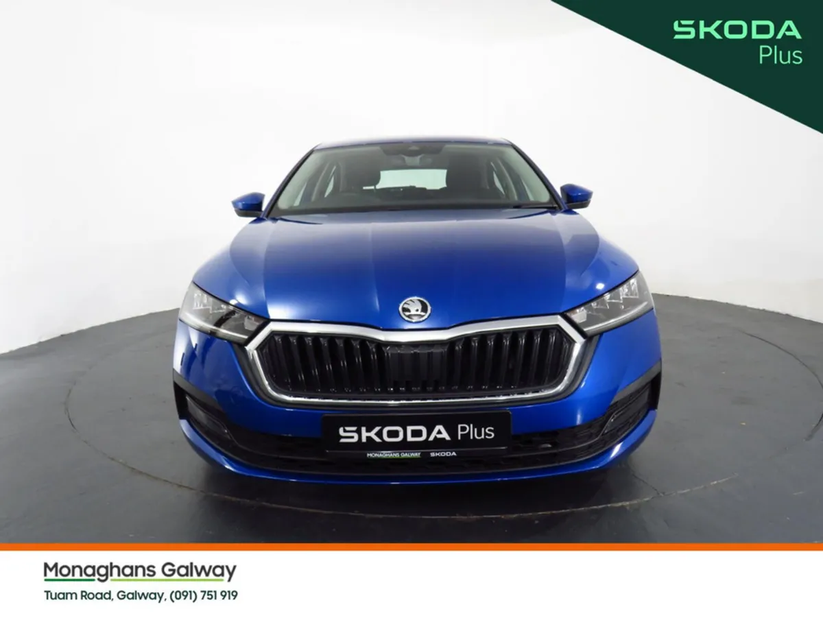 Skoda Octavia Hatchback, Petrol, 2022, Blue