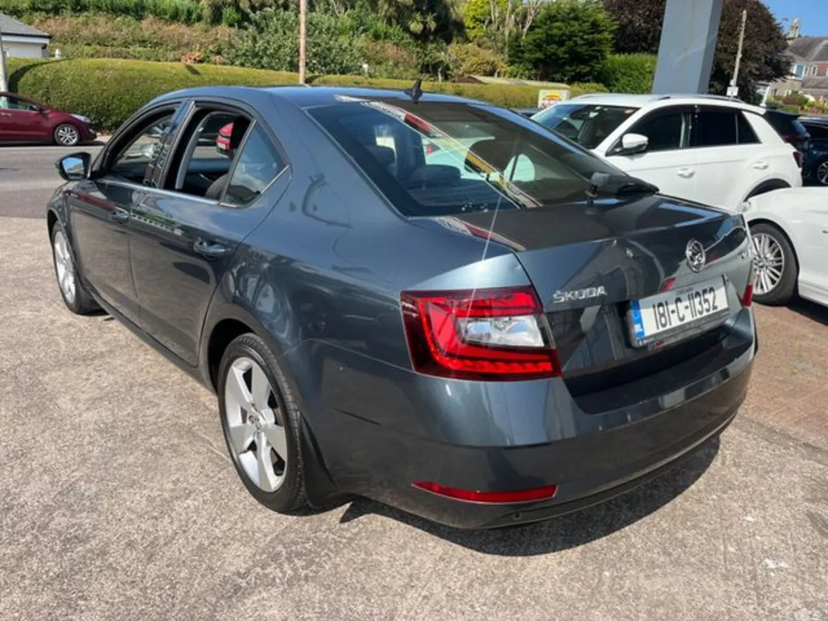 Skoda Octavia Saloon, Petrol, 2018, Grey