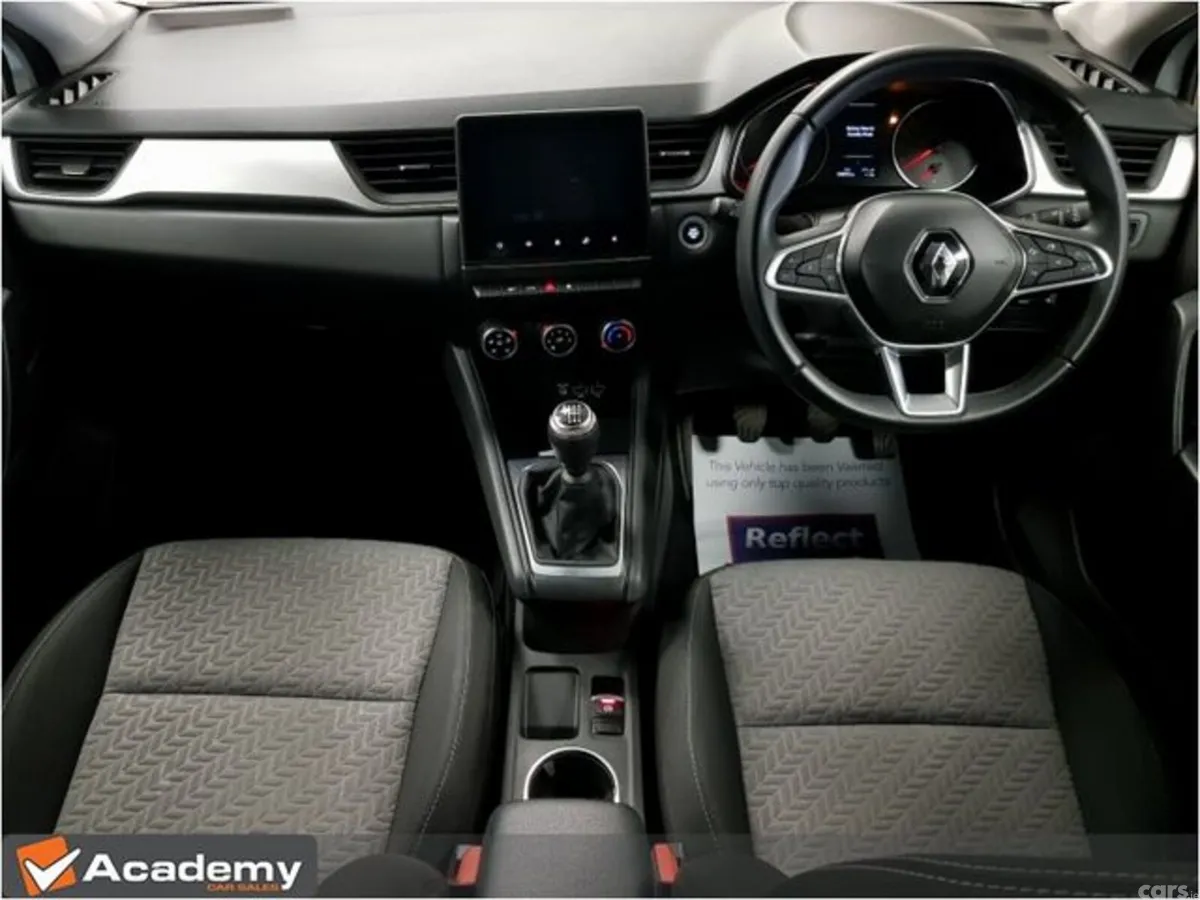Renault Captur Hatchback, Petrol, 2022, White