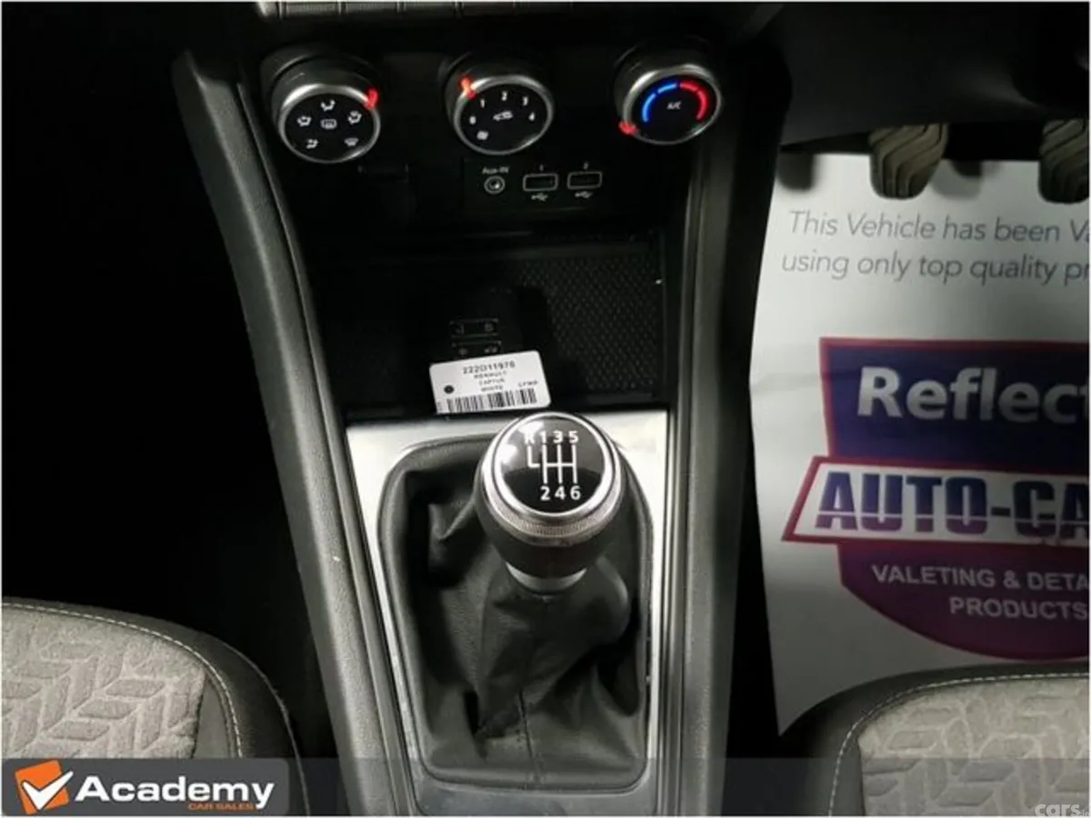 Renault Captur Hatchback, Petrol, 2022, White