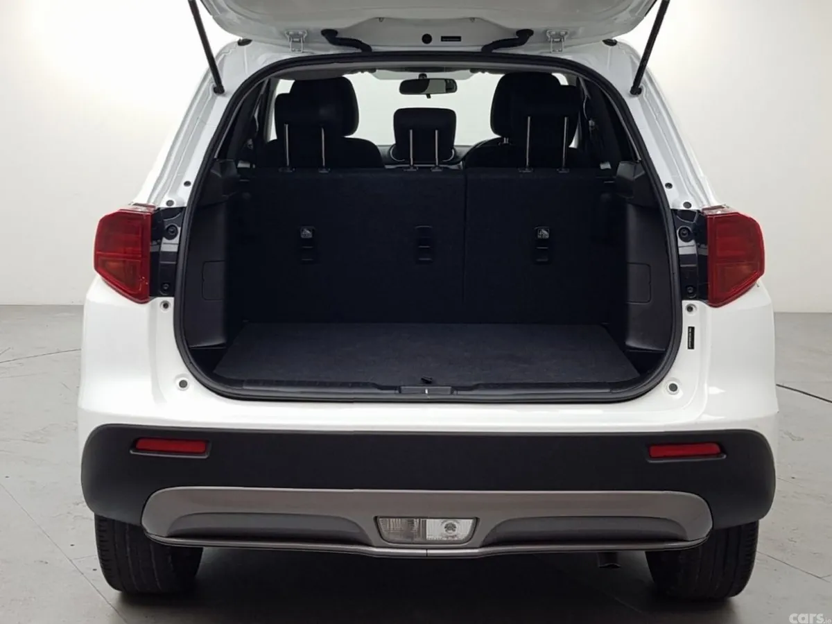Suzuki Vitara SUV, Petrol, 2019, White