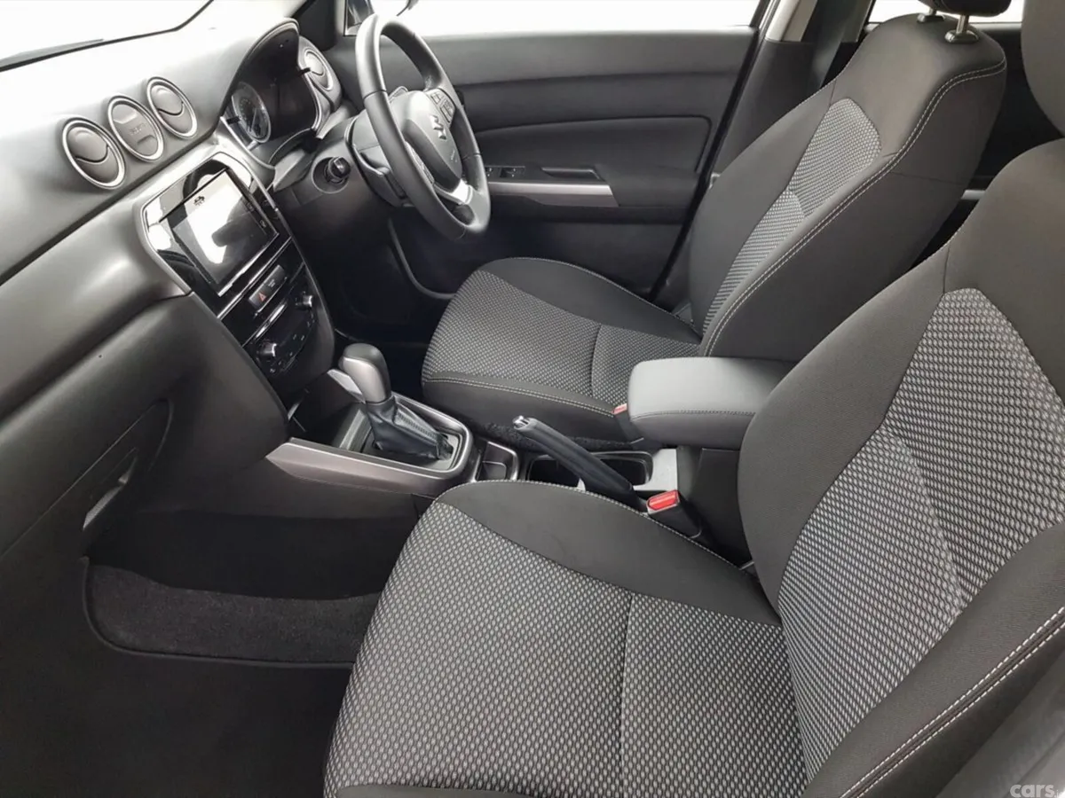 Suzuki Vitara SUV, Petrol, 2019, White
