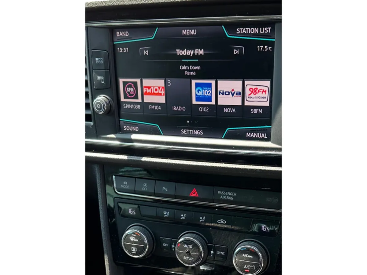SEAT Leon Hatchback, Diesel, 2019, Grey