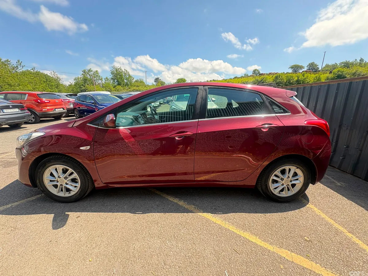 Hyundai i30 Hatchback, Diesel, 2017, Red