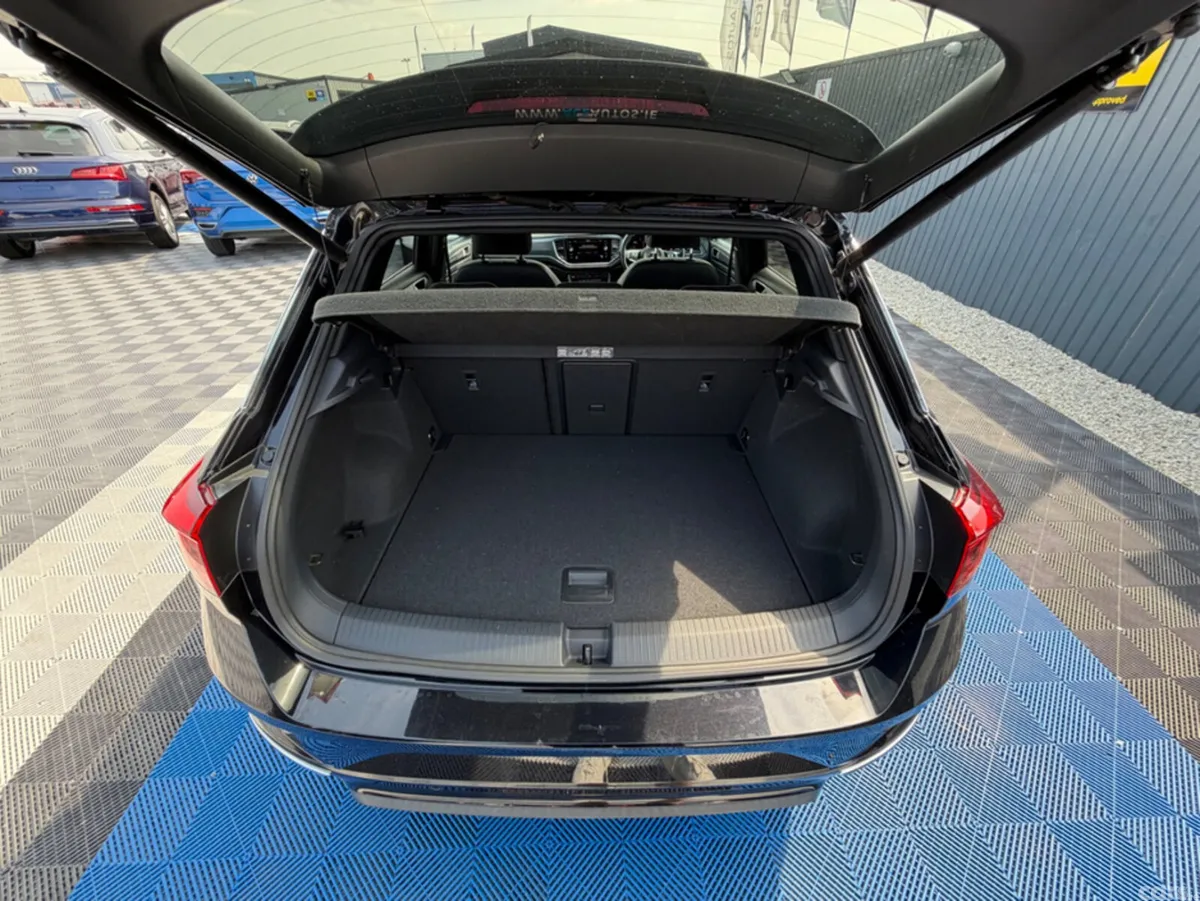 Volkswagen T-Roc SUV, Diesel, 2021, Black