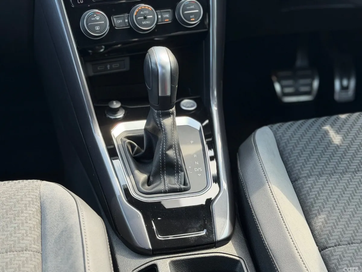 Volkswagen T-Roc SUV, Diesel, 2021, Black