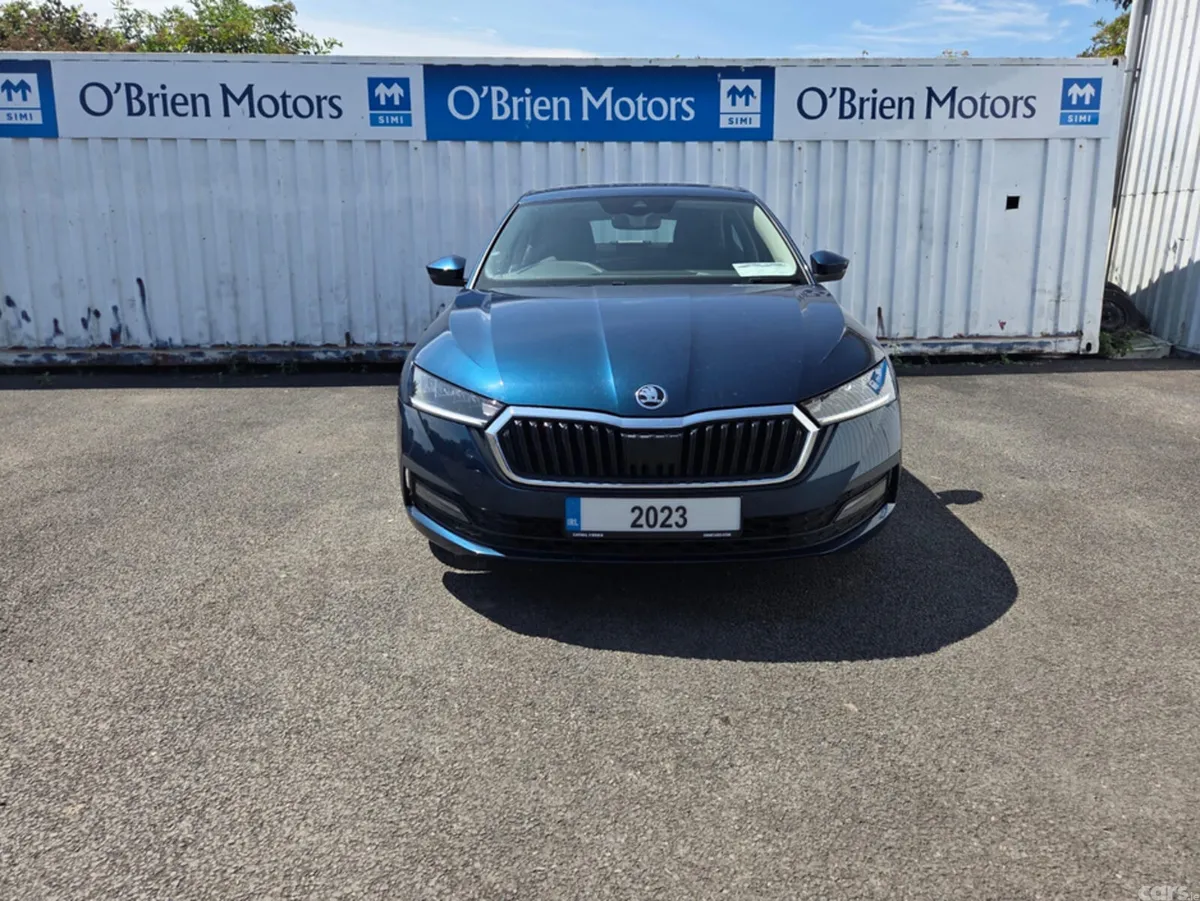 Skoda Octavia Hatchback, Diesel, 2023, Blue