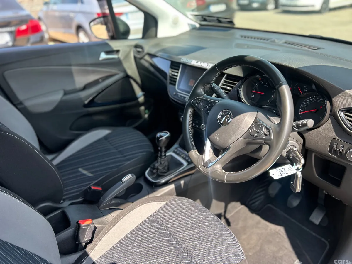 Vauxhall Crossland X Hatchback, Diesel, 2020, Blue