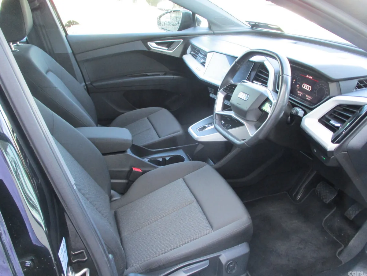 Audi e-tron Estate/Jeep, Electric, 2023, Black