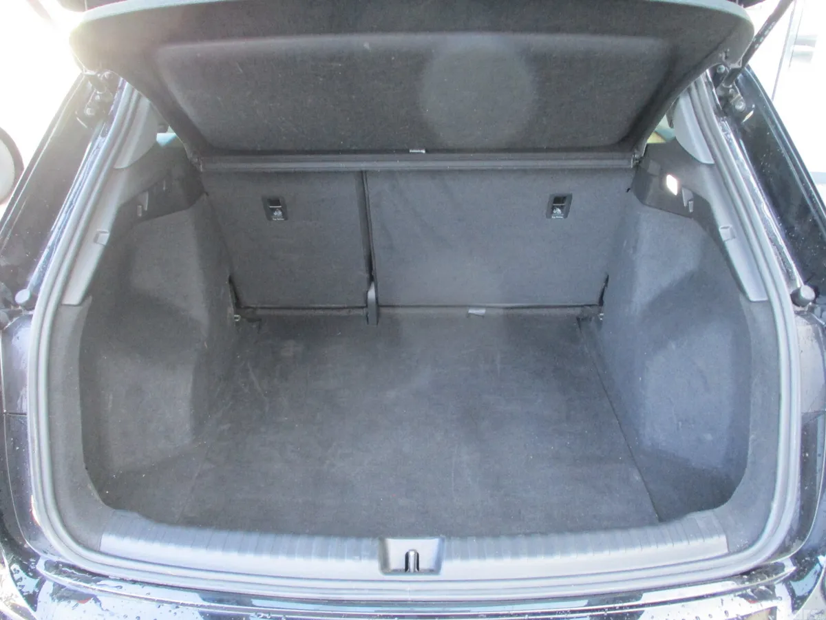 Audi e-tron Estate/Jeep, Electric, 2023, Black