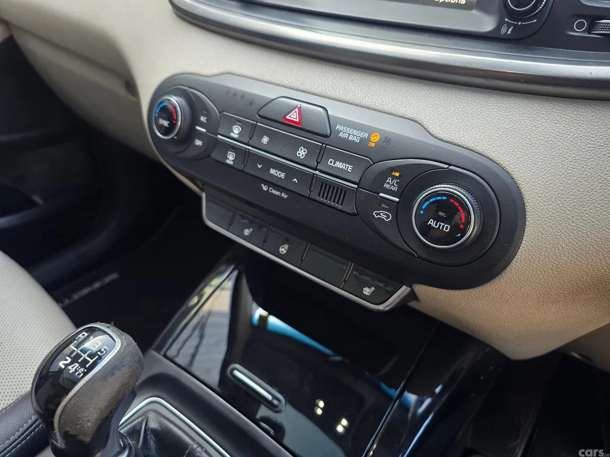 Kia Sorento SUV, Diesel, 2015, Black