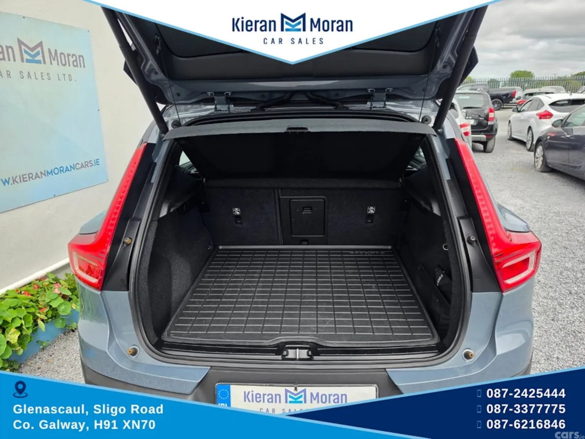 Volvo XC40 SUV, Petrol, 2021, Grey