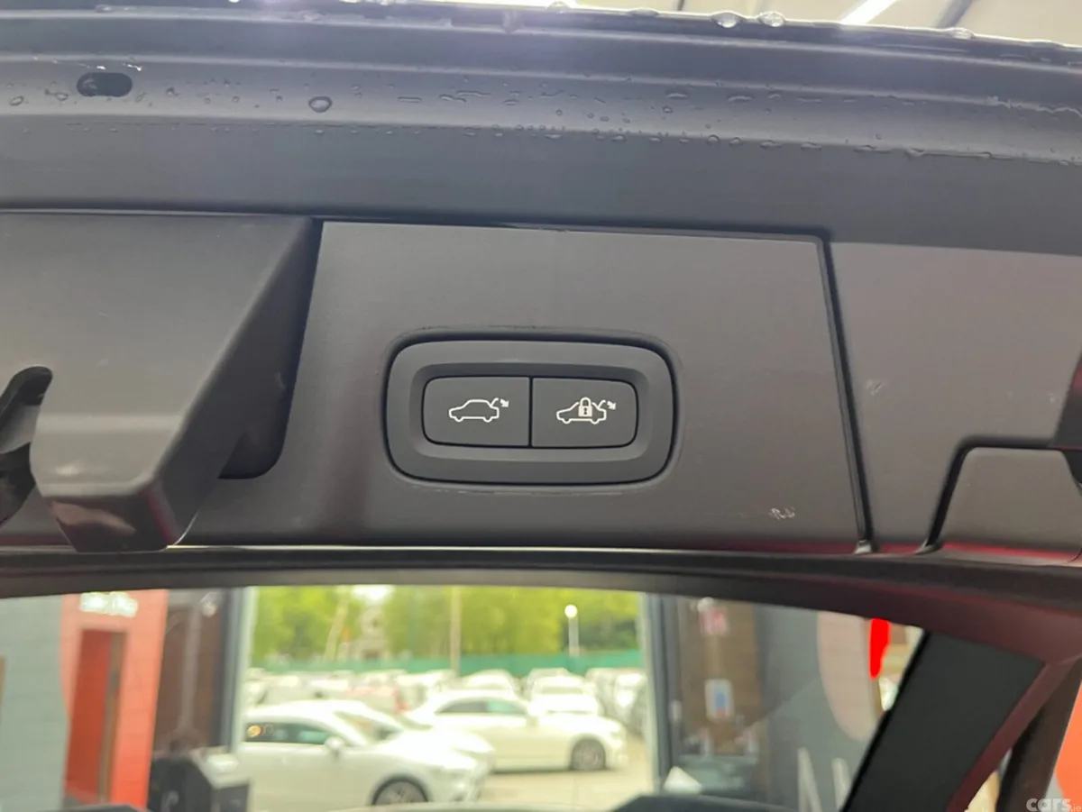 Volvo V90 Estate, Petrol Plug-in Hybrid, 2022, Black