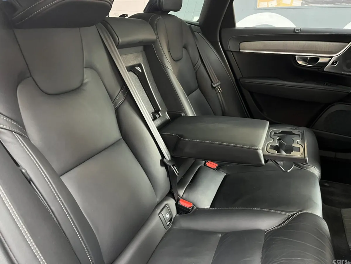 Volvo V90 Estate, Petrol Plug-in Hybrid, 2022, Black
