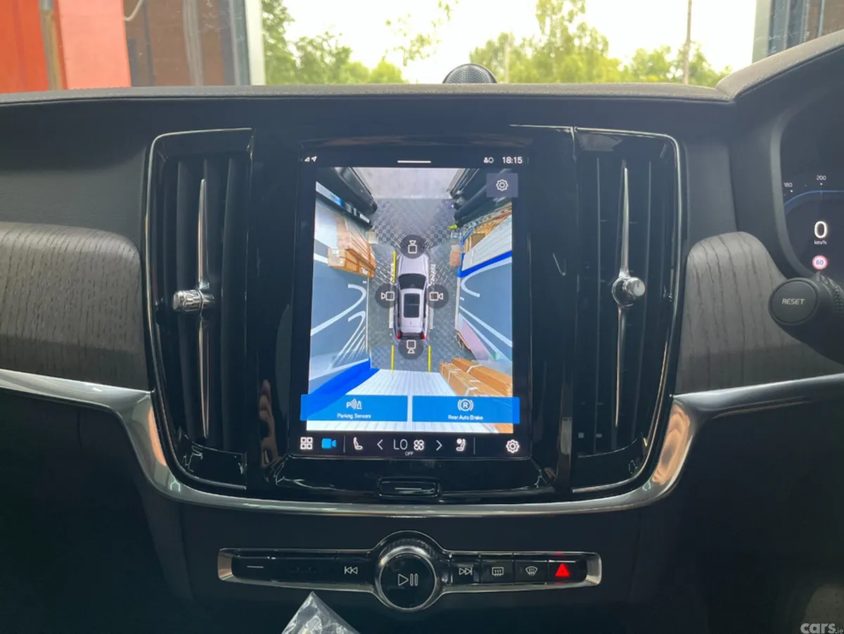 Volvo V90 Estate, Petrol Plug-in Hybrid, 2022, Black