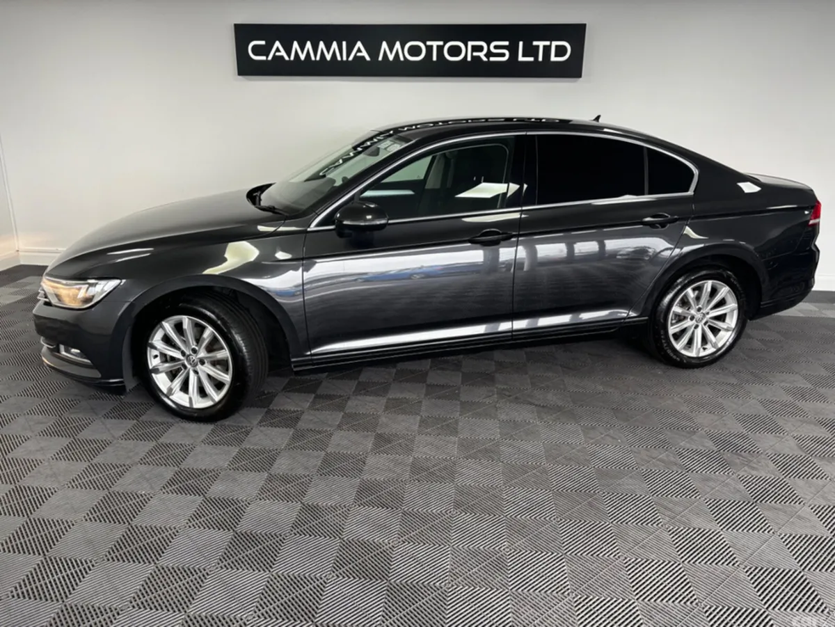 Volkswagen Passat Saloon, Diesel, 2019, Grey
