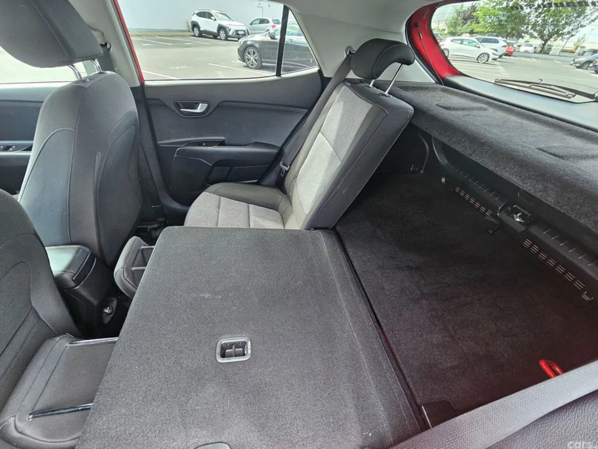 Kia Stonic Estate, Petrol, 2023, Red