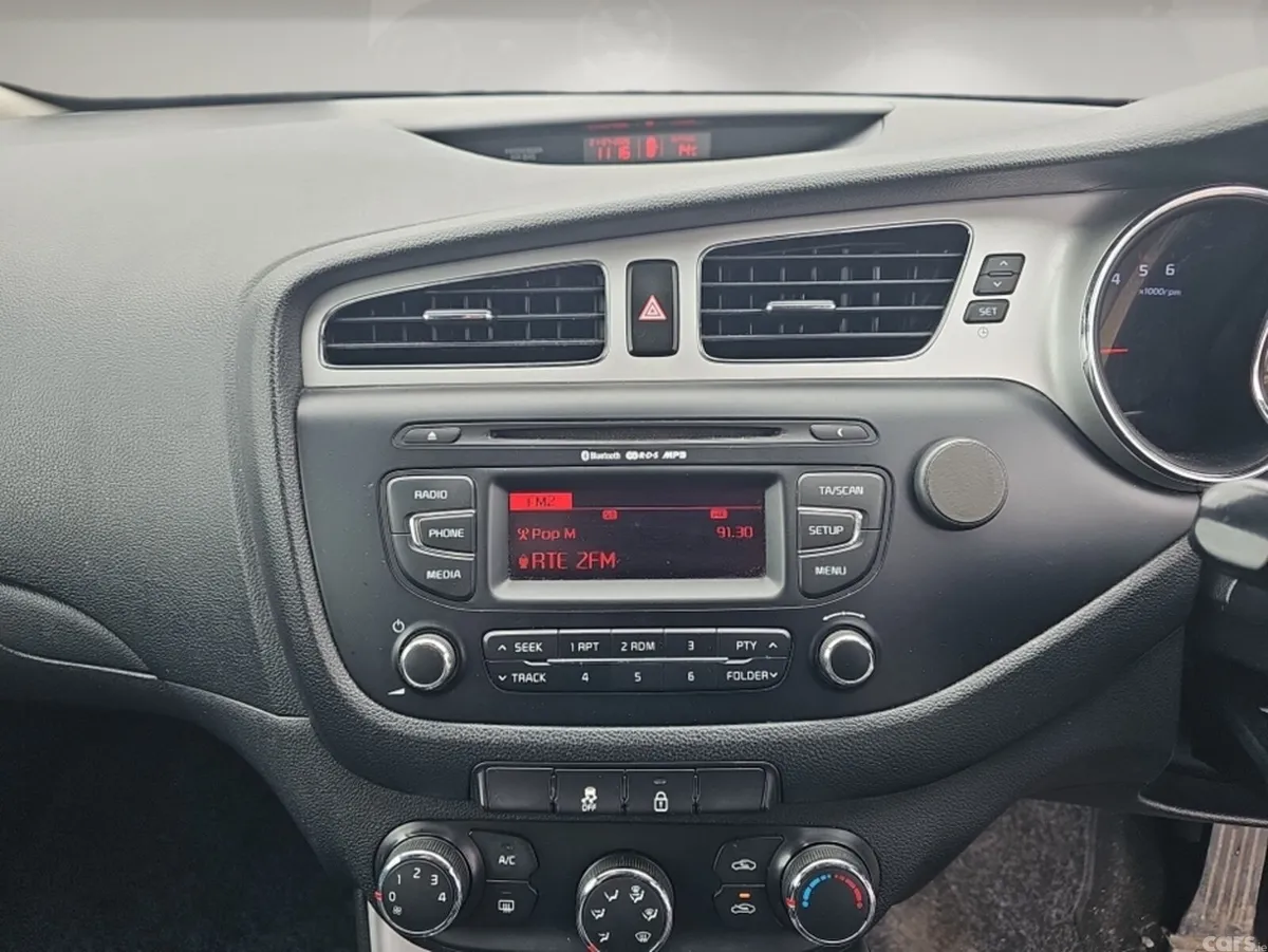 Kia ProCeed Hatchback, Diesel, 2015, Orange